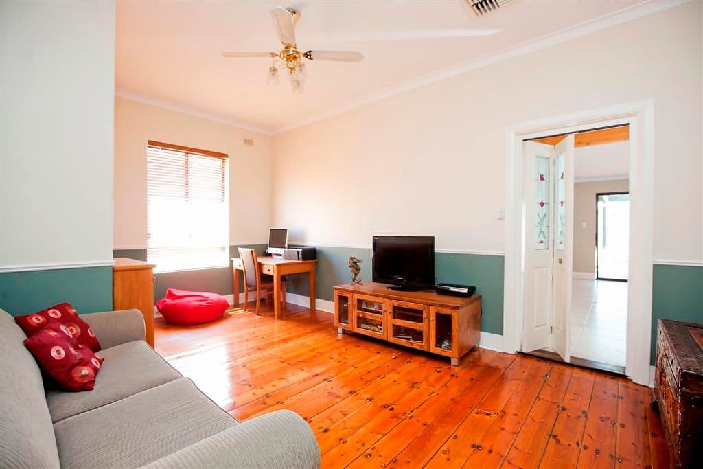 118 Phillip Drive, Sunbury, Sunbury - Thumbnail 7