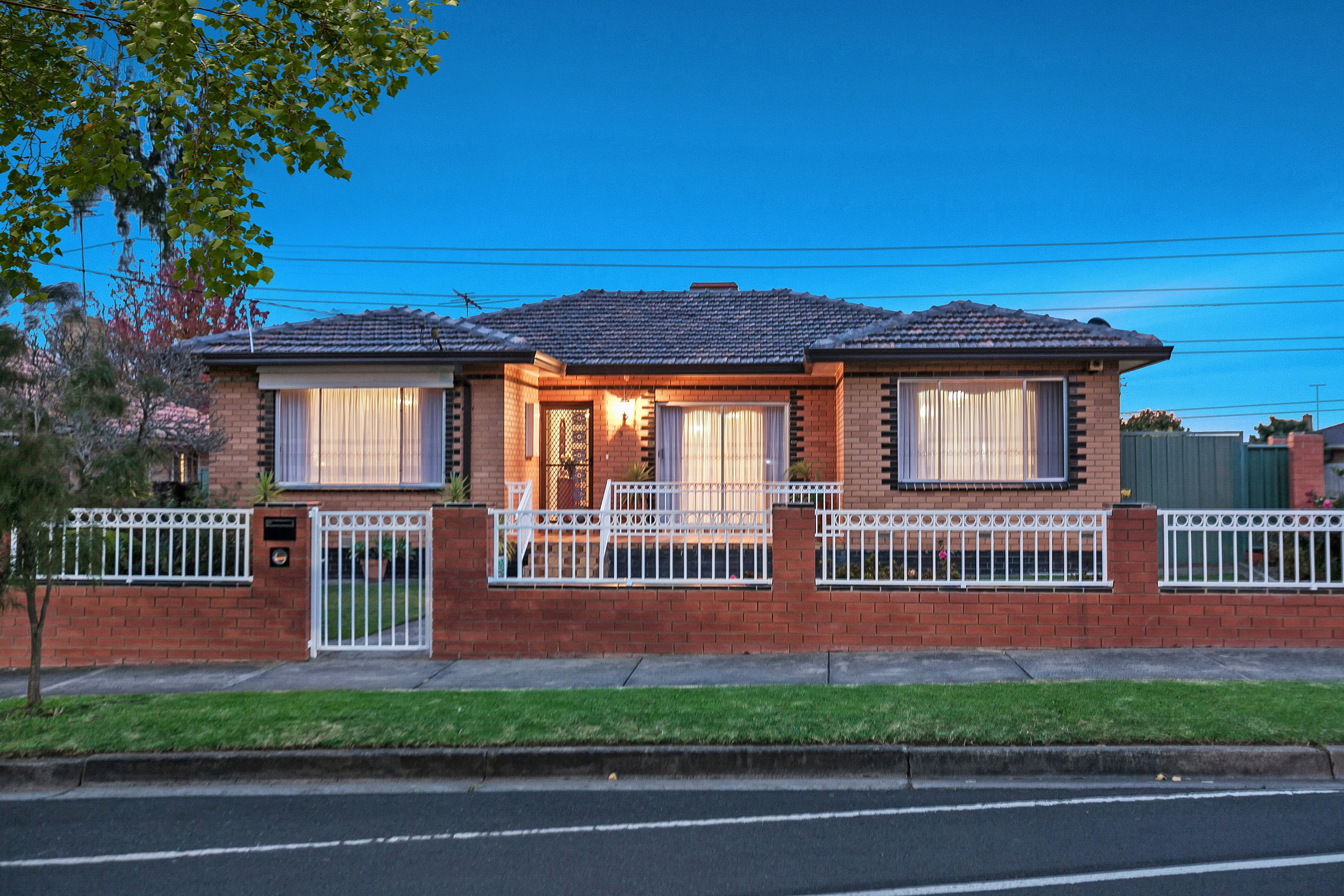 75 Botha Avenue, Reservoir VIC 3073, Reservoir - Thumbnail 2