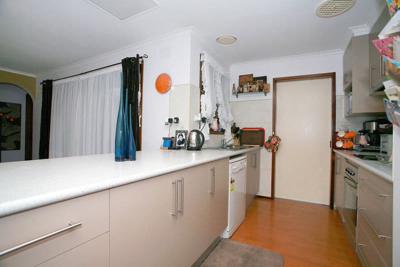 14 Stainsby Close, ENDEAVOUR HILLS VIC 3802, Endeavour Hills - Thumbnail 4