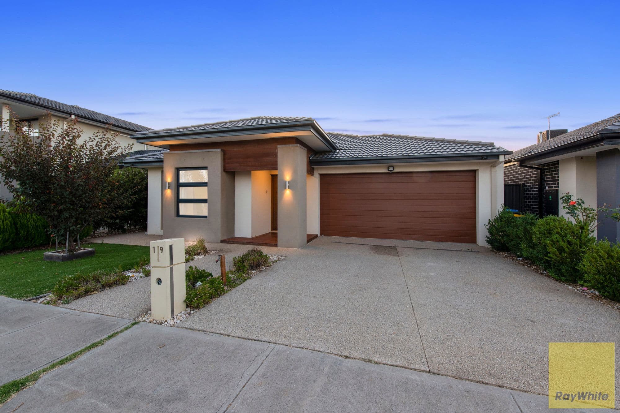19 Beachmere Street, Tarneit VIC 3029, Tarneit - Thumbnail 2