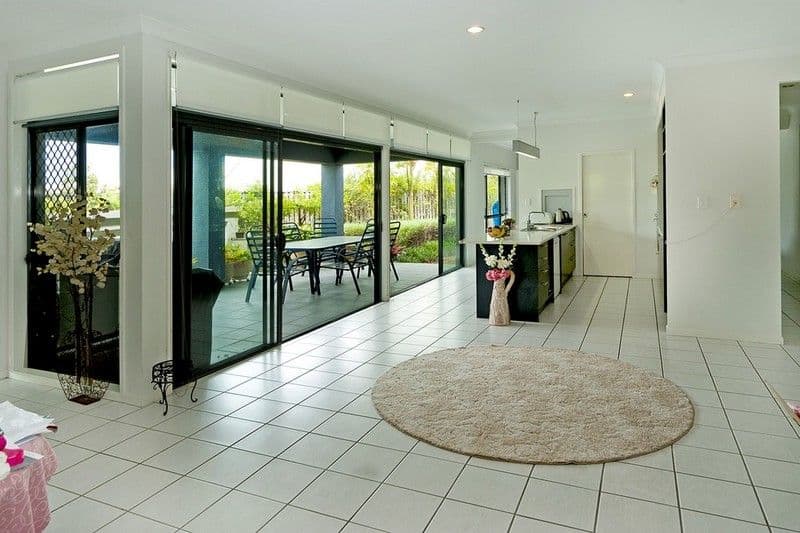 8 Beerwah Street, PACIFIC PINES QLD 4211, Pacific Pines - Thumbnail 4