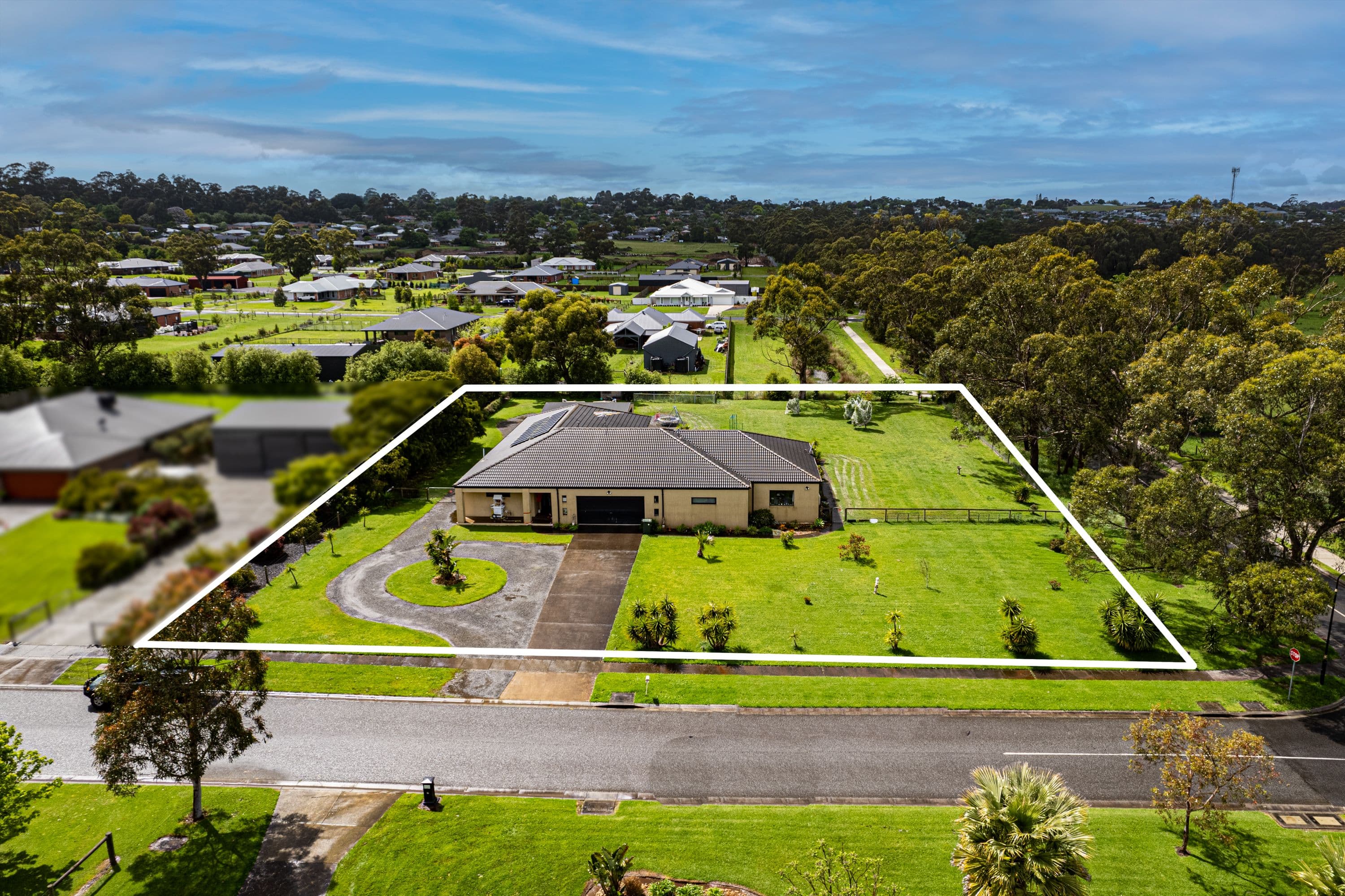 37 Bunjil Drive, Drouin VIC 3818, Drouin - Image 1