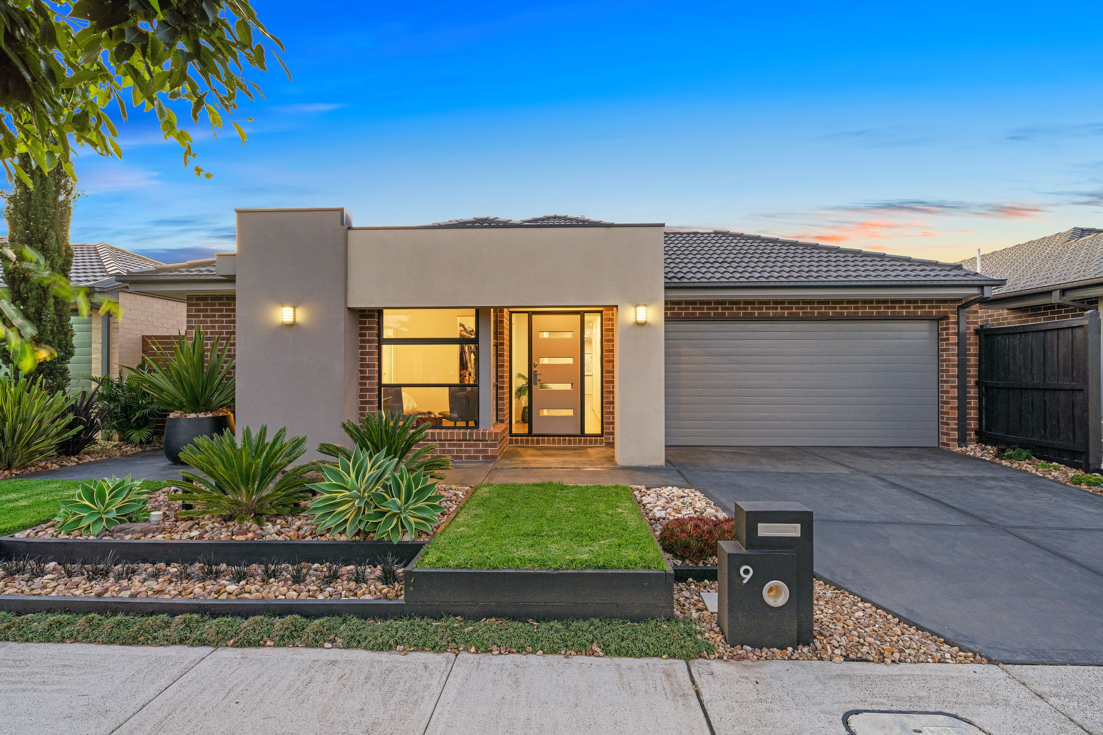 9 Carlyle Crescent, Clyde North VIC 3978, Clyde North - Image 1