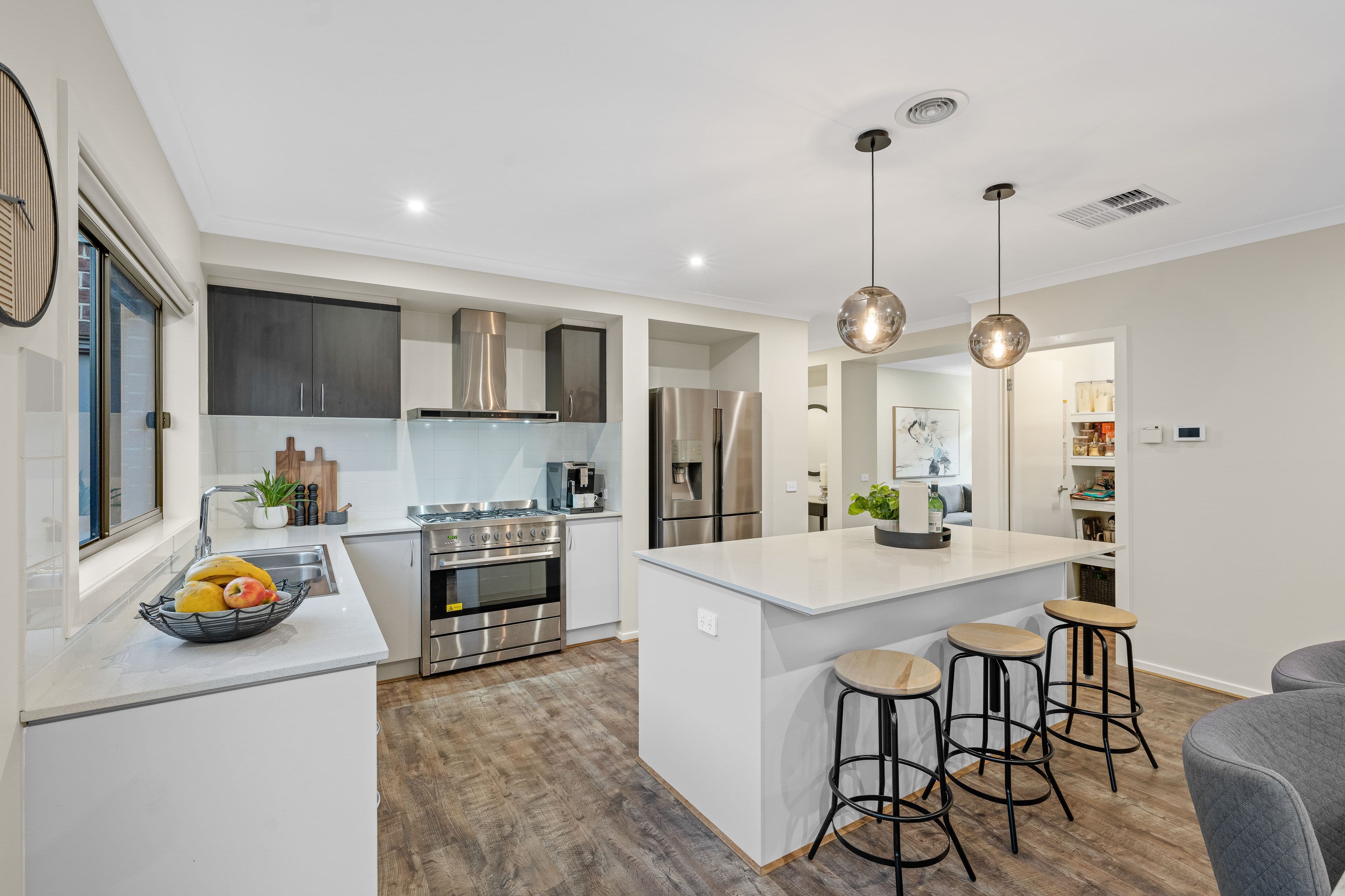 9 Carlyle Crescent, Clyde North VIC 3978, Clyde North - Thumbnail 7