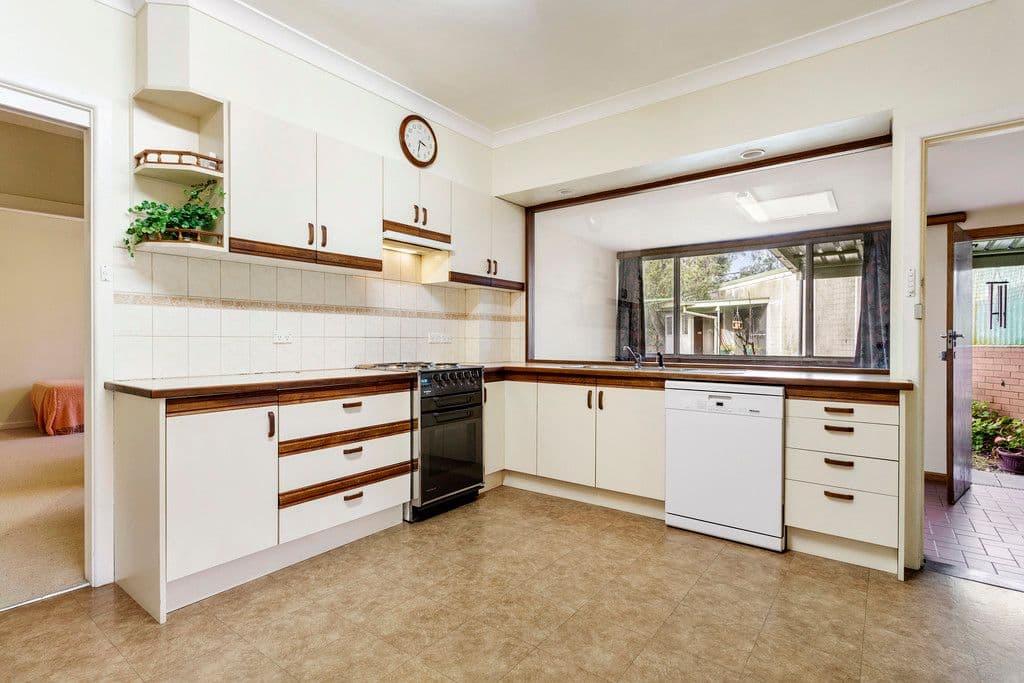 4 Yarram Crescent, Clayton VIC 3168, Clayton - Thumbnail 4