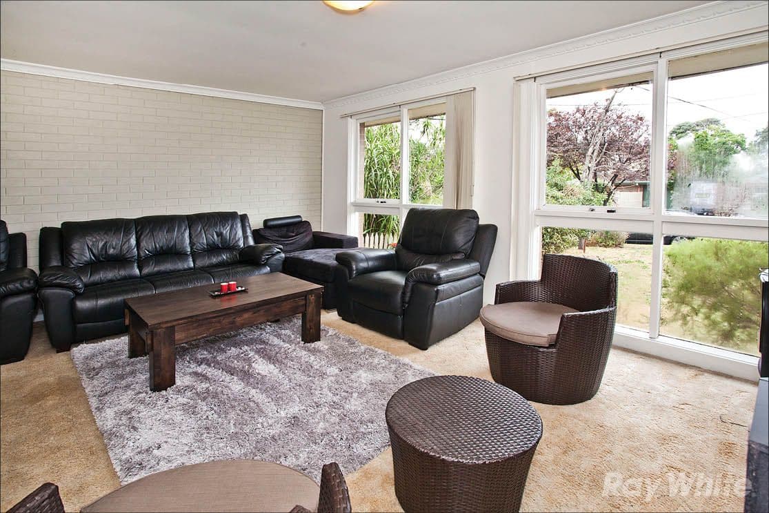 9 Chivers Avenue, Glen Waverley VIC 3150, Glen Waverley - Thumbnail 2