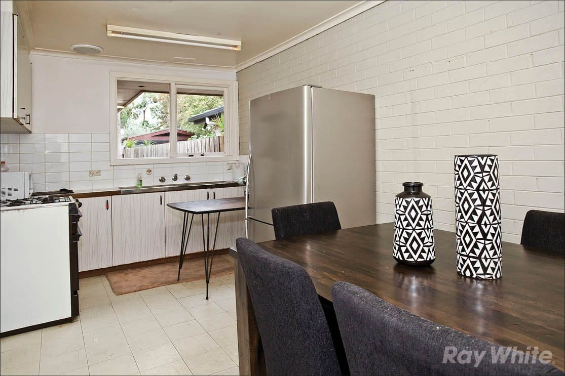 9 Chivers Avenue, Glen Waverley VIC 3150, Glen Waverley - Thumbnail 3
