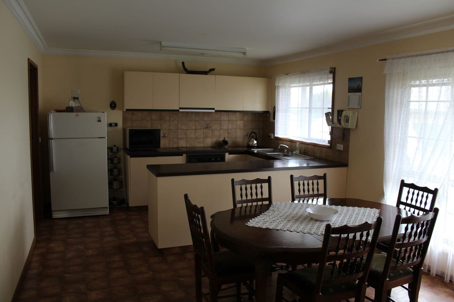 10 Strachan Street, Hamilton VIC 3300, Hamilton - Thumbnail 3