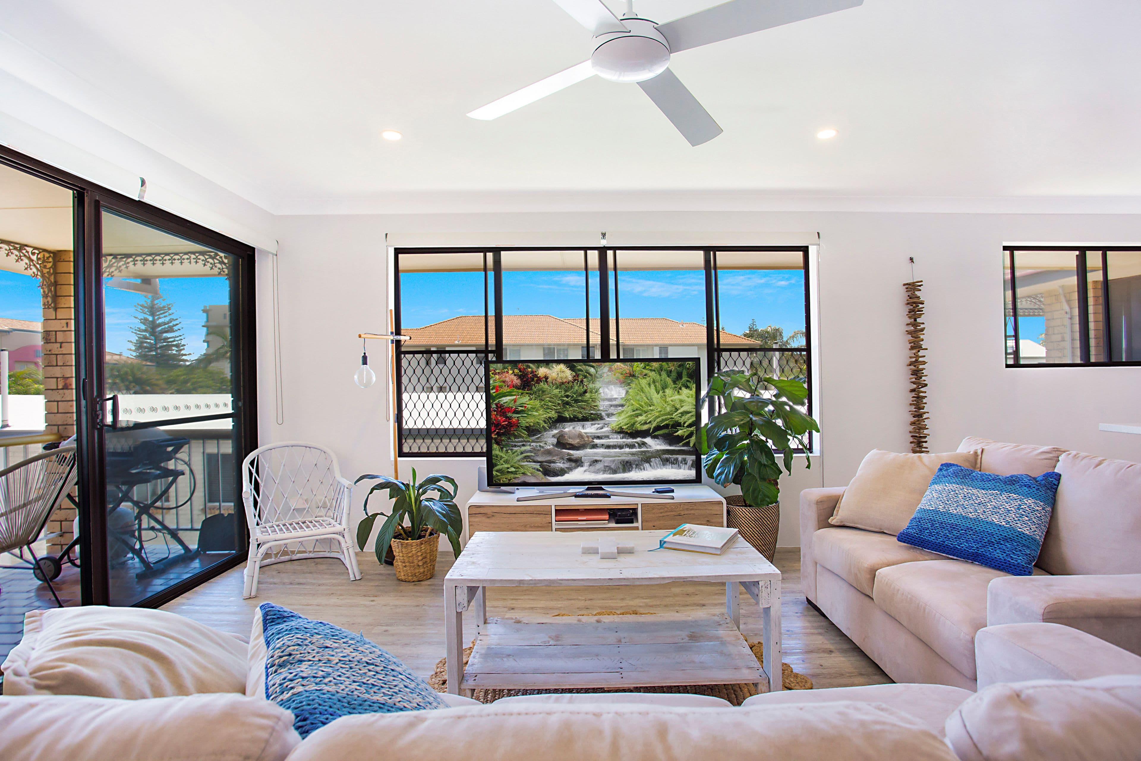 32 Peerless Avenue, Mermaid Beach QLD 4218, Mermaid Beach - Thumbnail 2