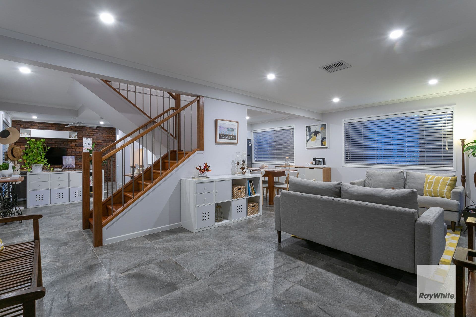 31 Hamilton Street, Redland Bay QLD 4165, Redland Bay - Thumbnail 2
