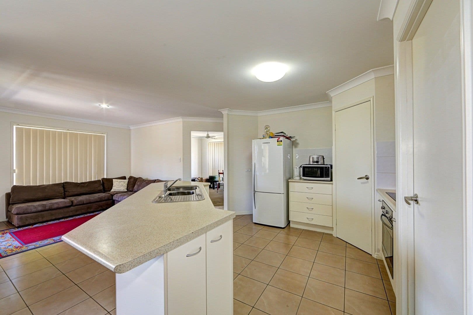 23 Keppel Crescent, THABEBAN QLD 4670, Thabeban - Thumbnail 2