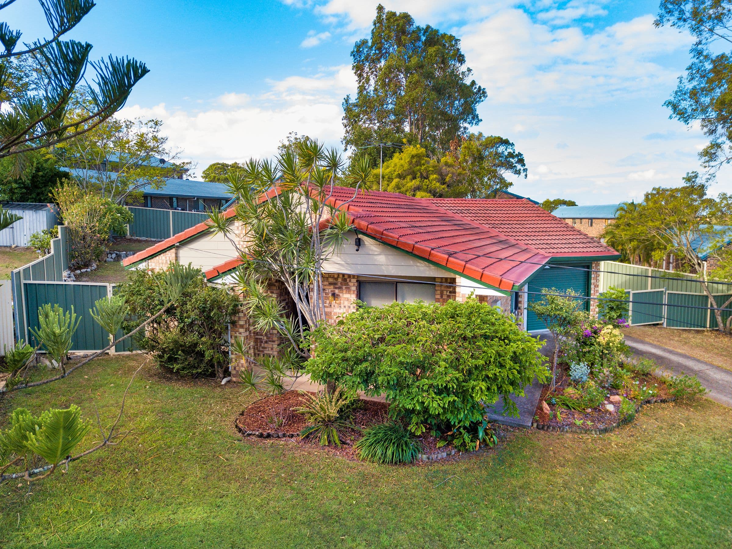 27 Linning Street, Mount Warren Park QLD 4207, Mount Warren Park - Thumbnail 2