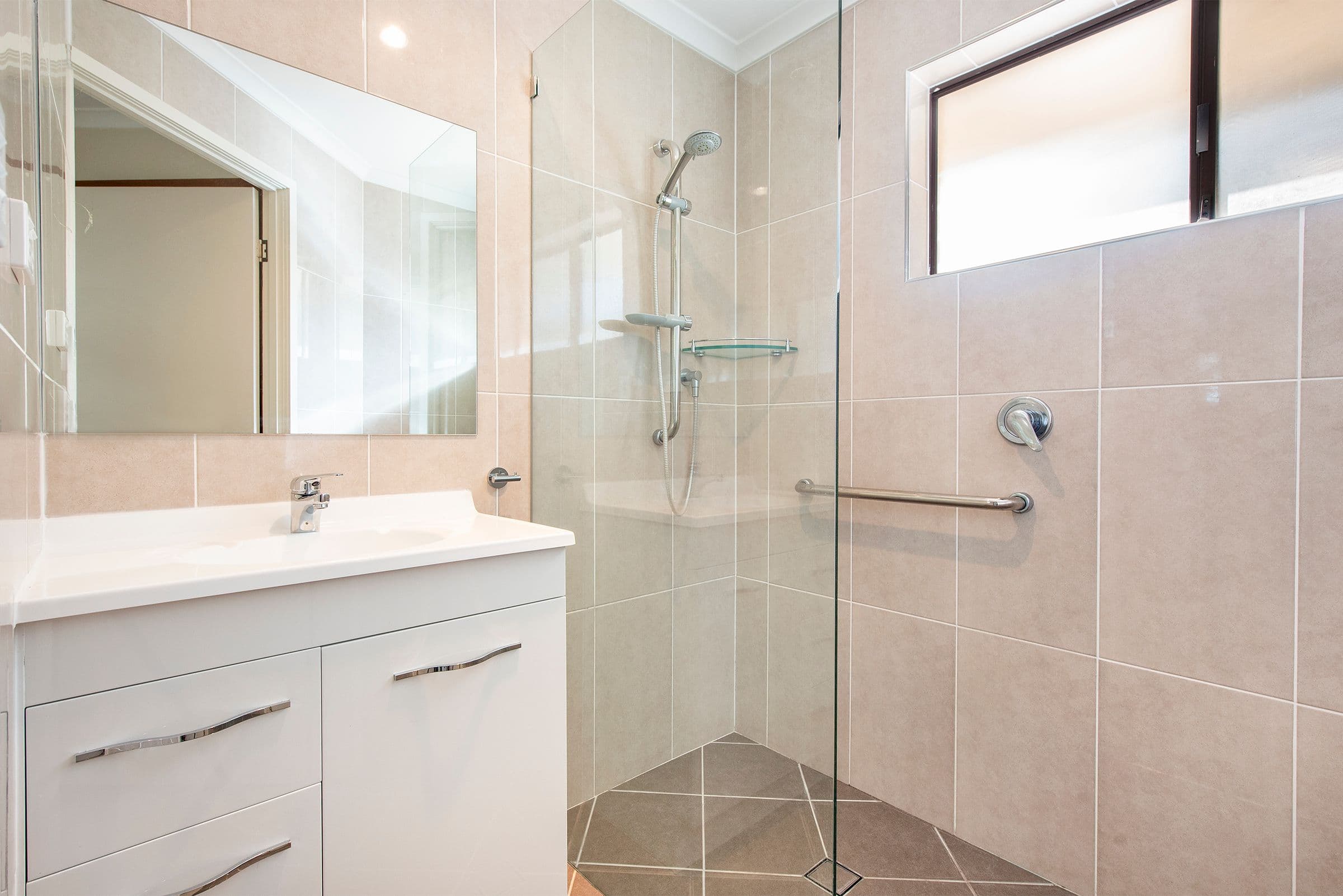 27 Linning Street, Mount Warren Park QLD 4207, Mount Warren Park - Thumbnail 6