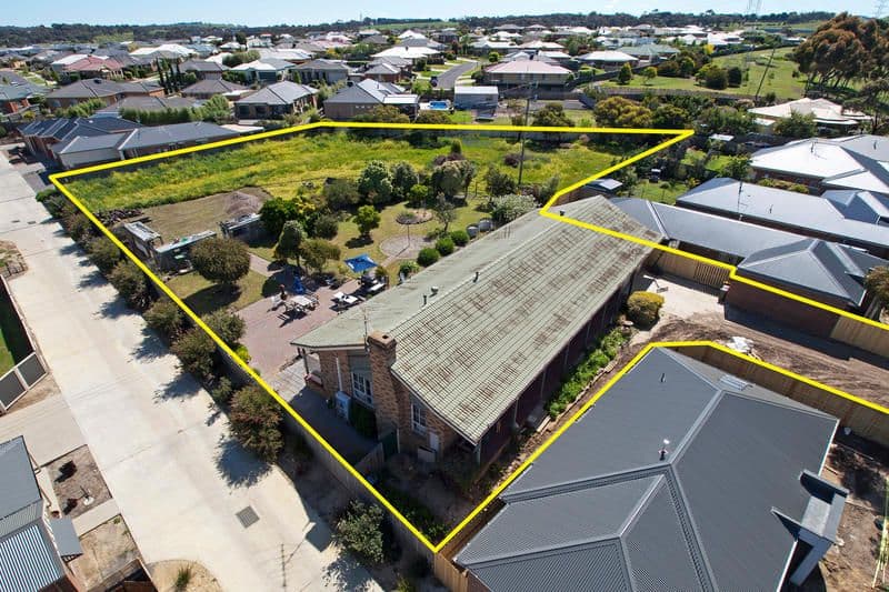216 South Valley Road, HIGHTON VIC 3216, Highton - Image 1