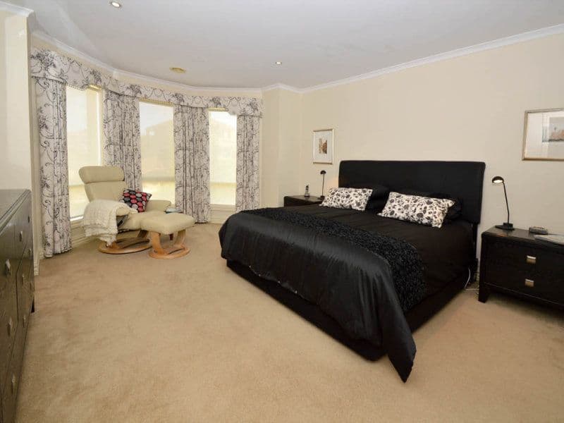 34 Bundanoon Avenue, SUNBURY VIC 3429, Sunbury - Thumbnail 6