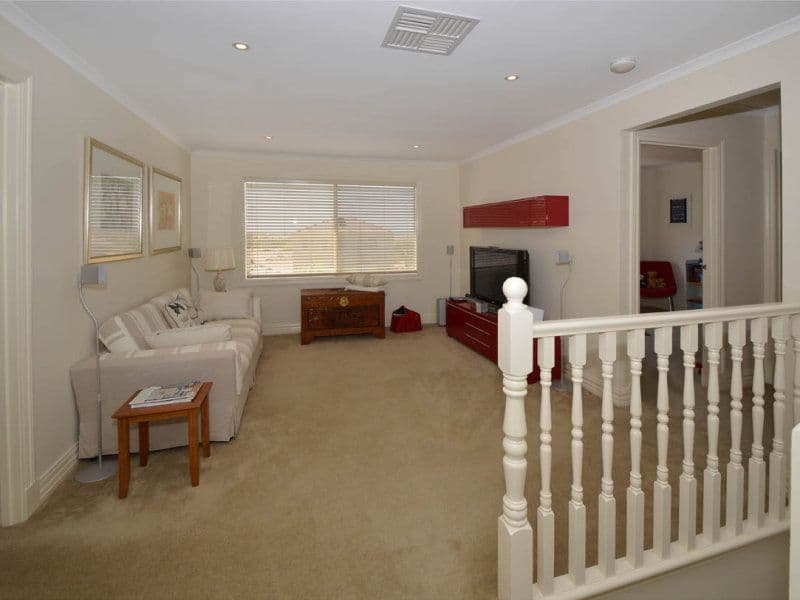 34 Bundanoon Avenue, SUNBURY VIC 3429, Sunbury - Thumbnail 8