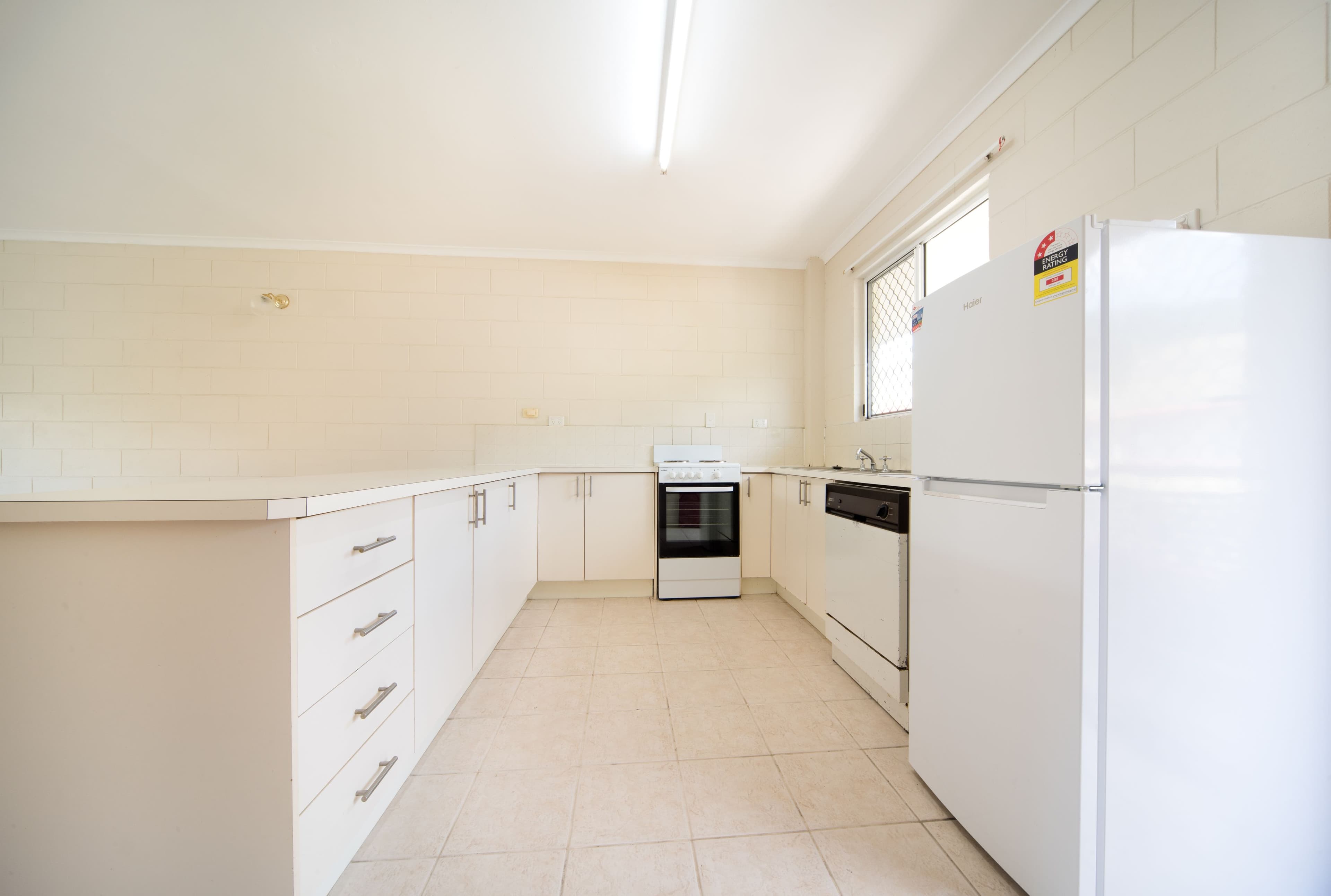 14 Island Drive, Cannonvale QLD 4802, Cannonvale - Thumbnail 2
