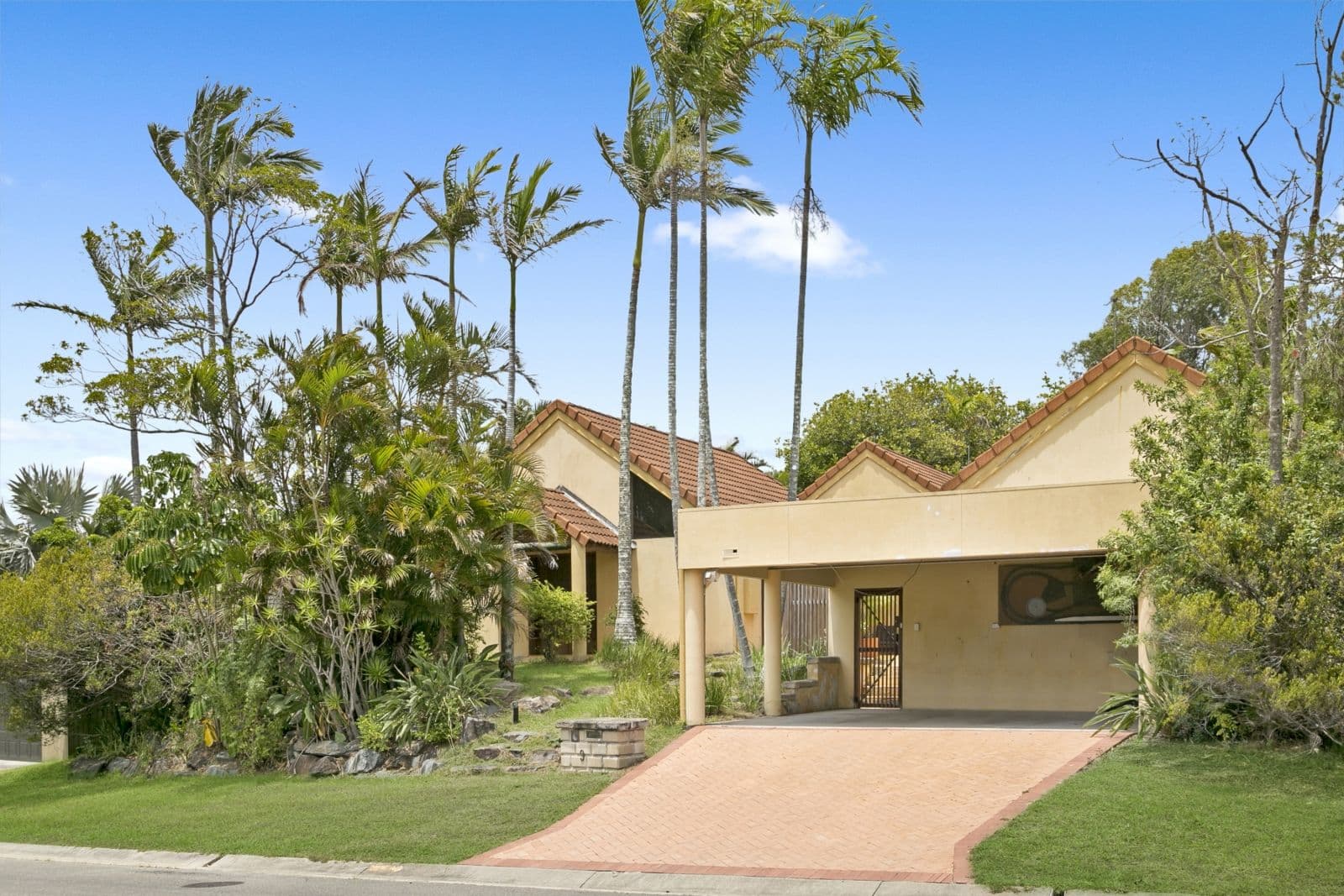 9 Jack Nicklaus Way, Parkwood QLD 4214, Parkwood - Thumbnail 2