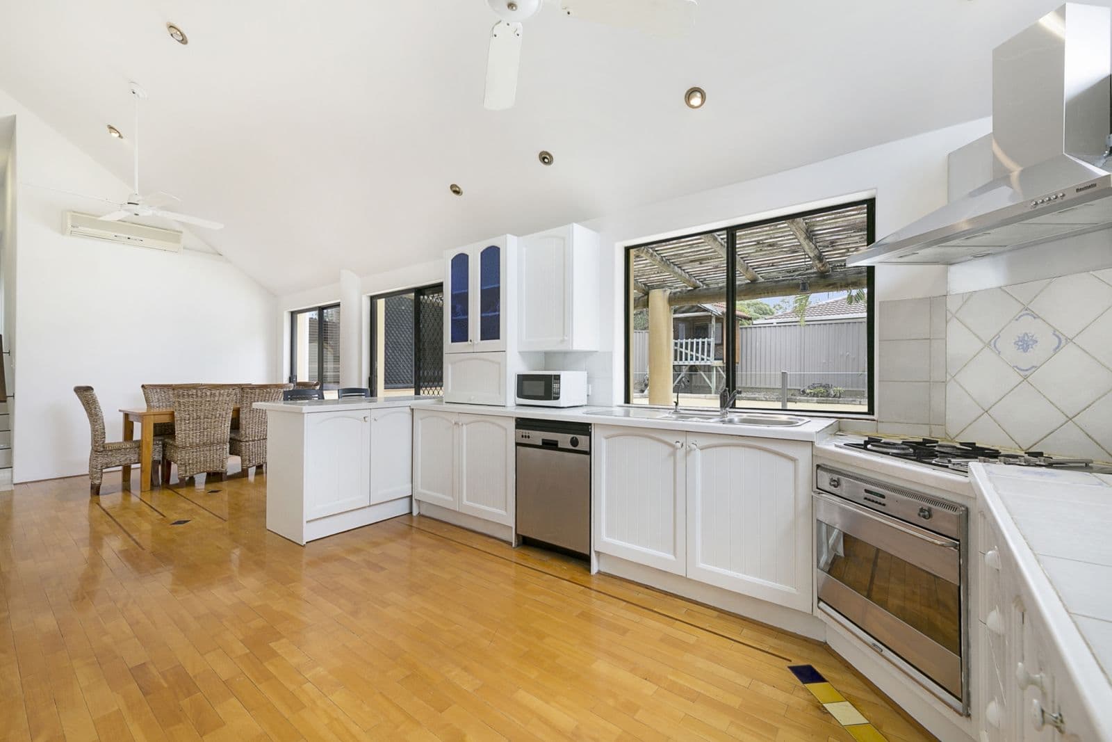 9 Jack Nicklaus Way, Parkwood QLD 4214, Parkwood - Thumbnail 5