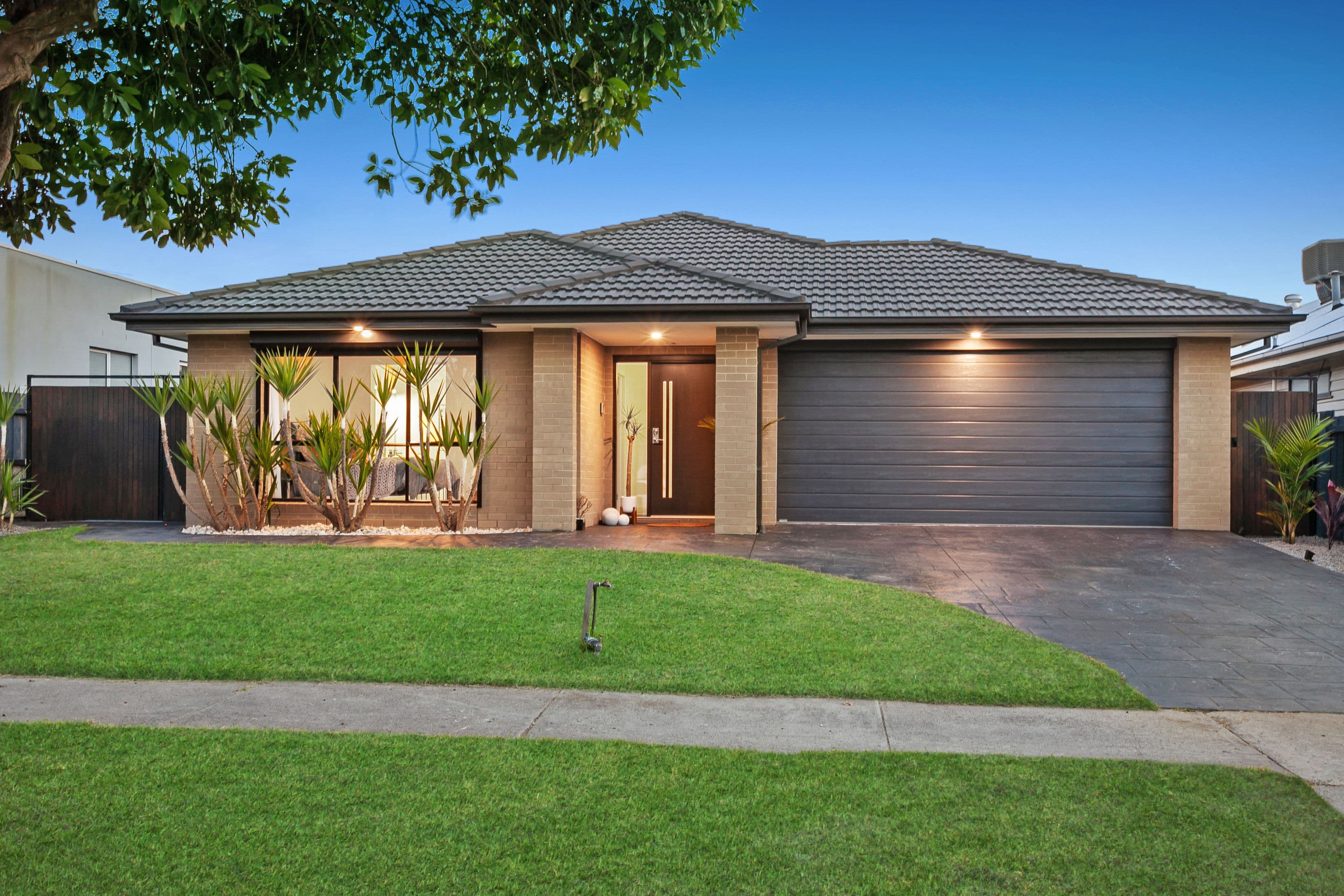 13 Merrilands Road, Reservoir VIC 3073, Reservoir - Thumbnail 2