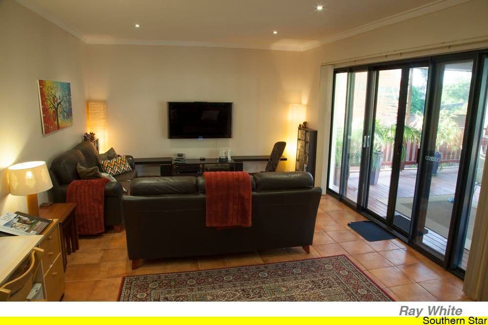 24 Peter Street, KELMSCOTT WA 6111, Kelmscott - Thumbnail 3