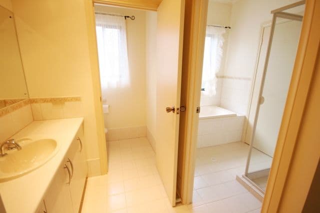 2B Abbaron Court, ABERFOYLE PARK SA 5159, Aberfoyle Park - Thumbnail 4
