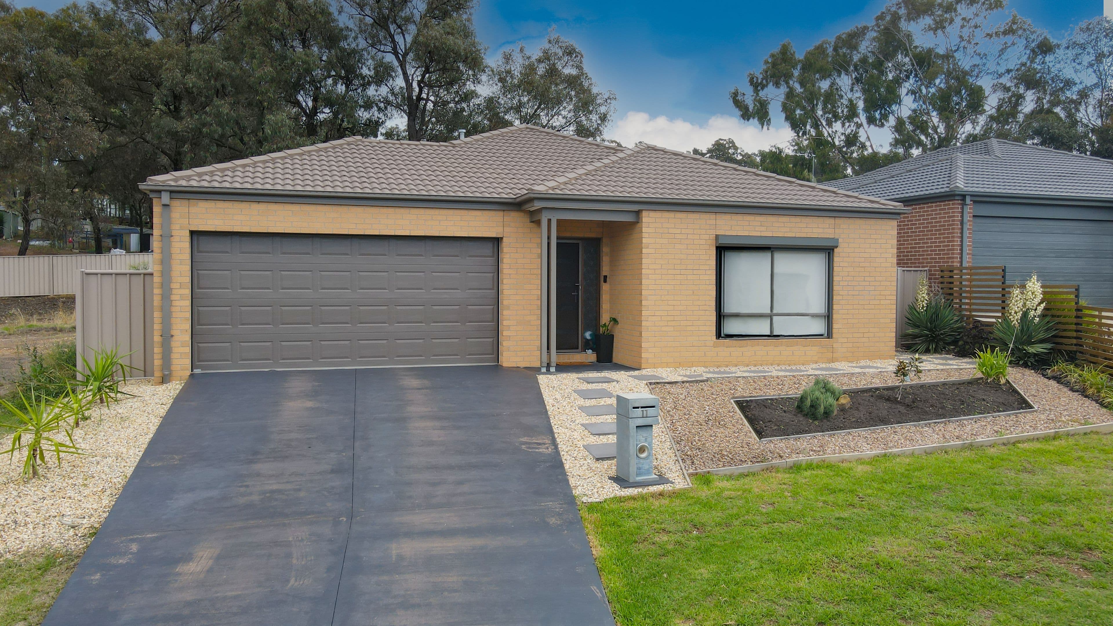 11 Quartz Place, Golden Square VIC 3555, Golden Square - Image 1