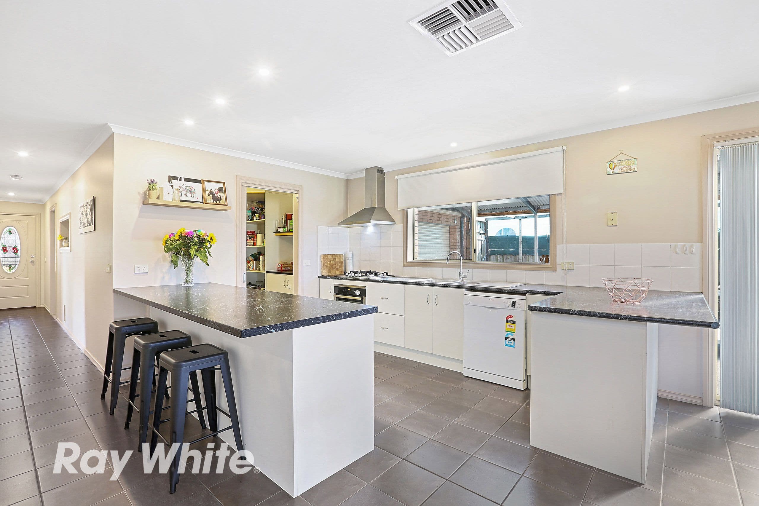 99 Rennie Street, Lara VIC 3212, Lara - Thumbnail 2