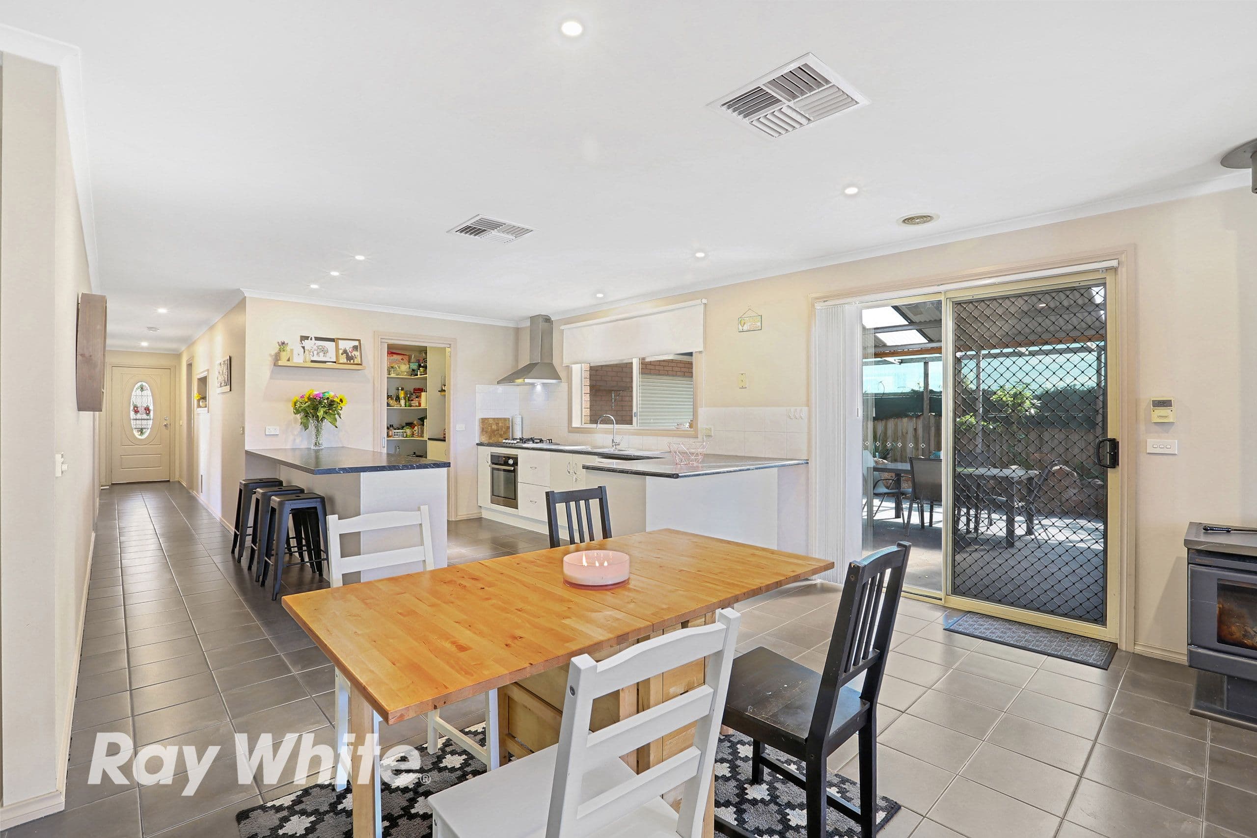 99 Rennie Street, Lara VIC 3212, Lara - Thumbnail 4