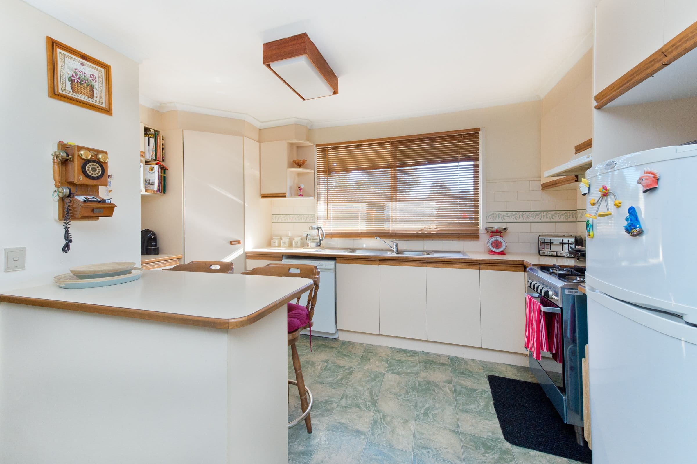 2 Dianne Place, Melton West VIC 3337, Melton West - Thumbnail 2