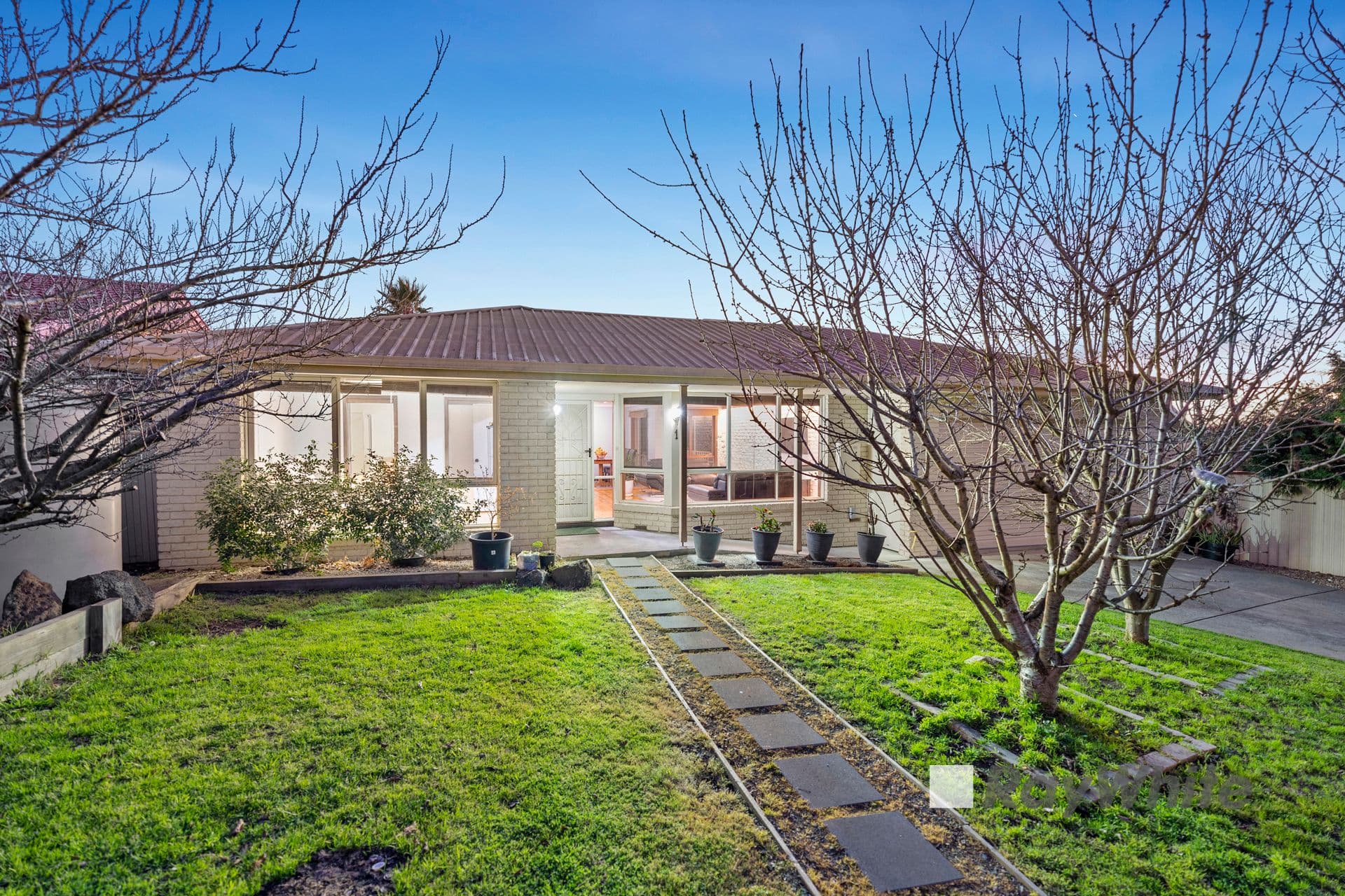 1 Salignus Court, Narre Warren VIC 3805, Narre Warren - Image 1