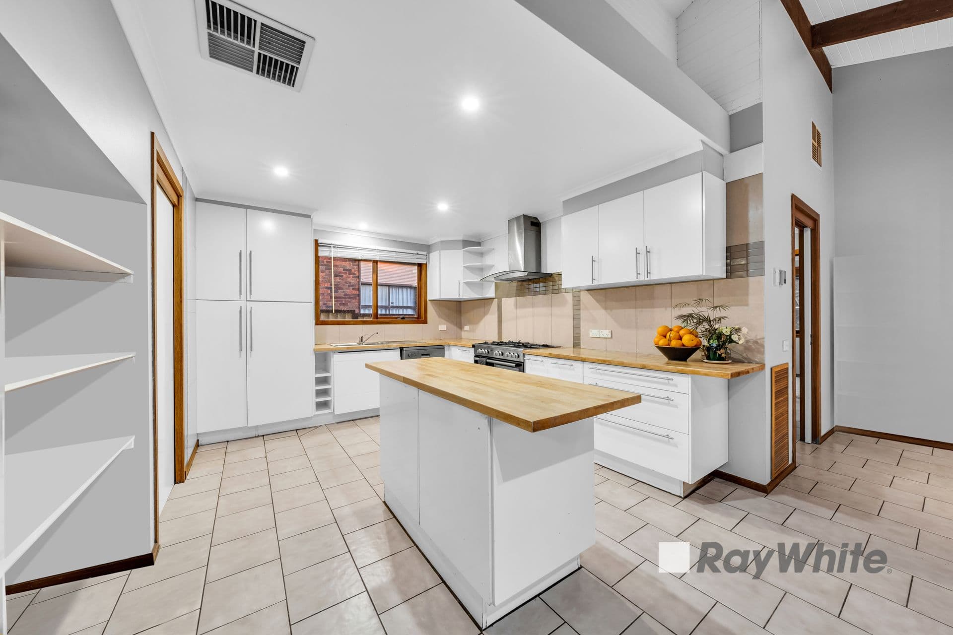 1 Salignus Court, Narre Warren VIC 3805, Narre Warren - Thumbnail 3