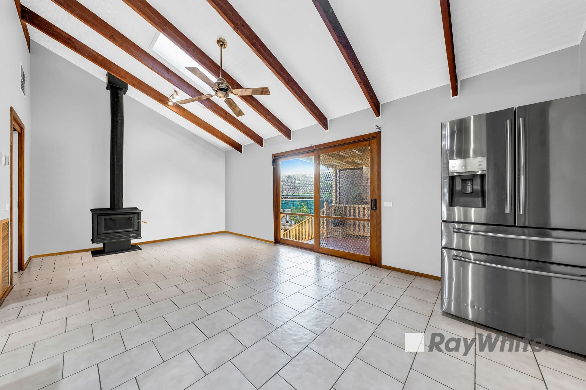 1 Salignus Court, Narre Warren VIC 3805, Narre Warren - Thumbnail 4