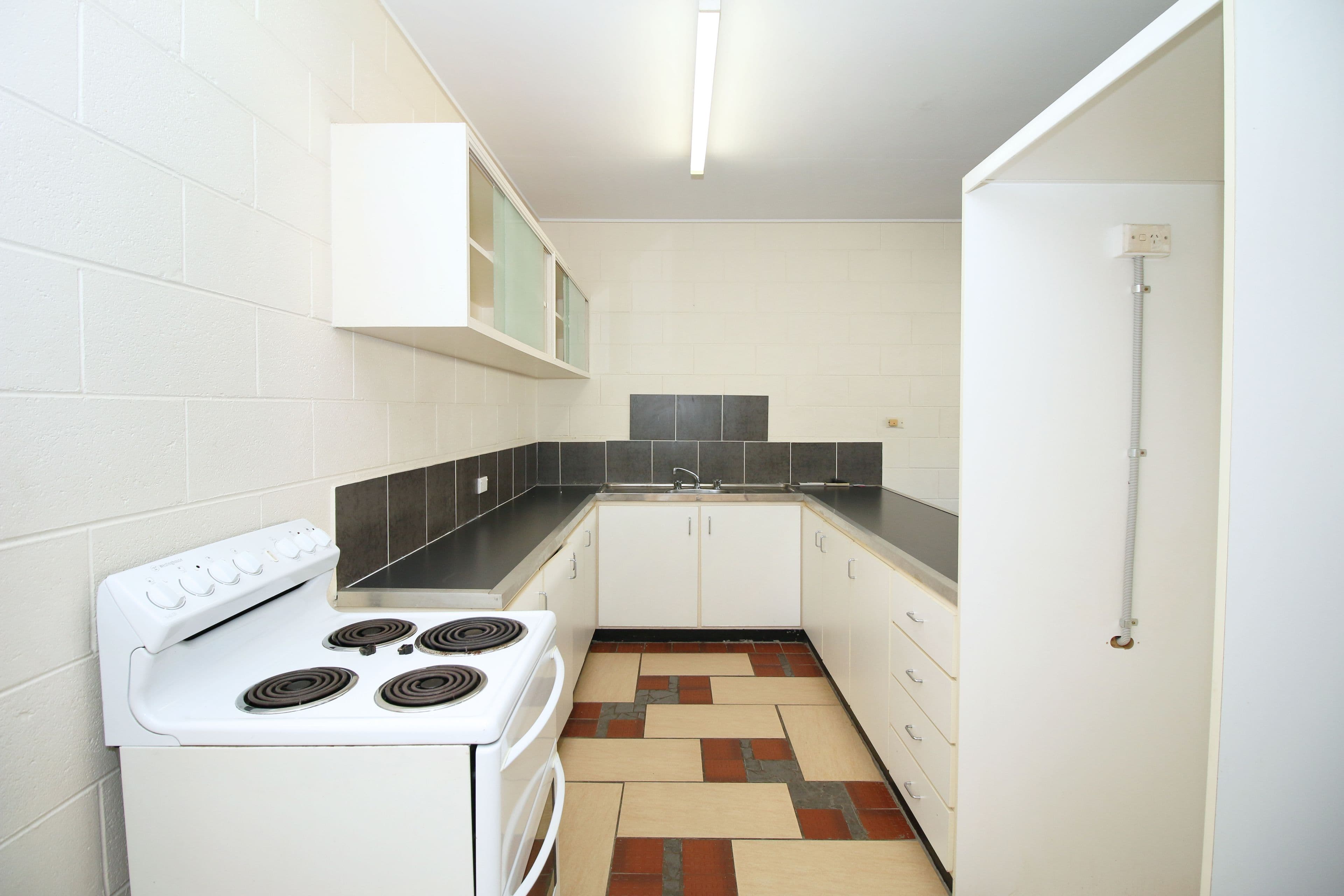 6 Palmerston Street, Pimlico QLD 4812, Pimlico - Thumbnail 2