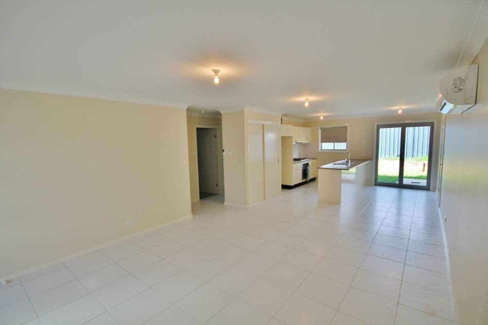 4G Yass Street, YOUNG NSW 2594, Young - Thumbnail 4