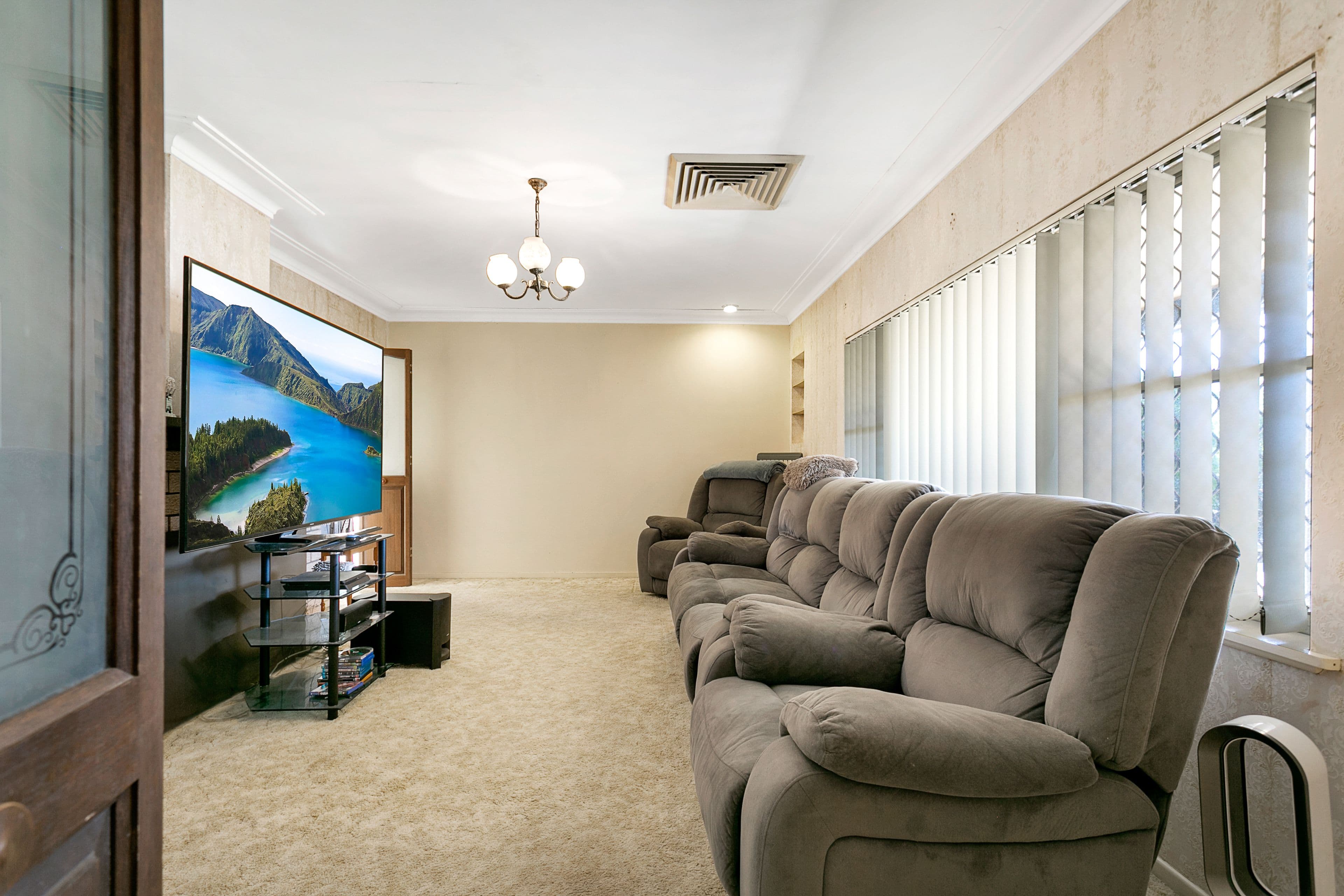8 Minnamurra Crescent, Tamworth NSW 2340, Tamworth - Thumbnail 2