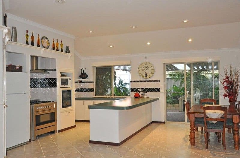 25 Collie Close, ROCKINGHAM WA 6168, Rockingham - Thumbnail 2