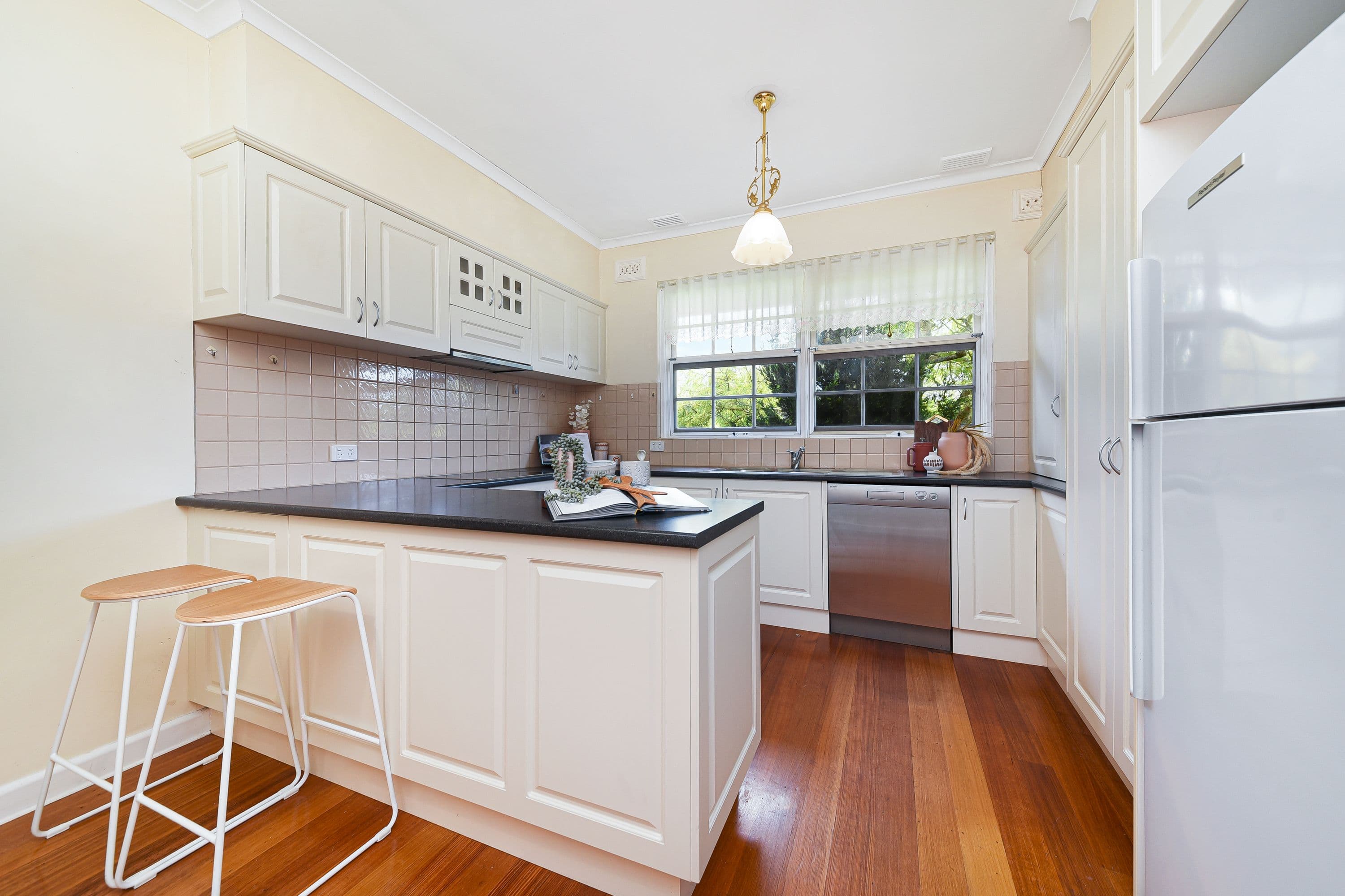22 Brolga Street, Mount Waverley VIC 3149, Mount Waverley - Thumbnail 4