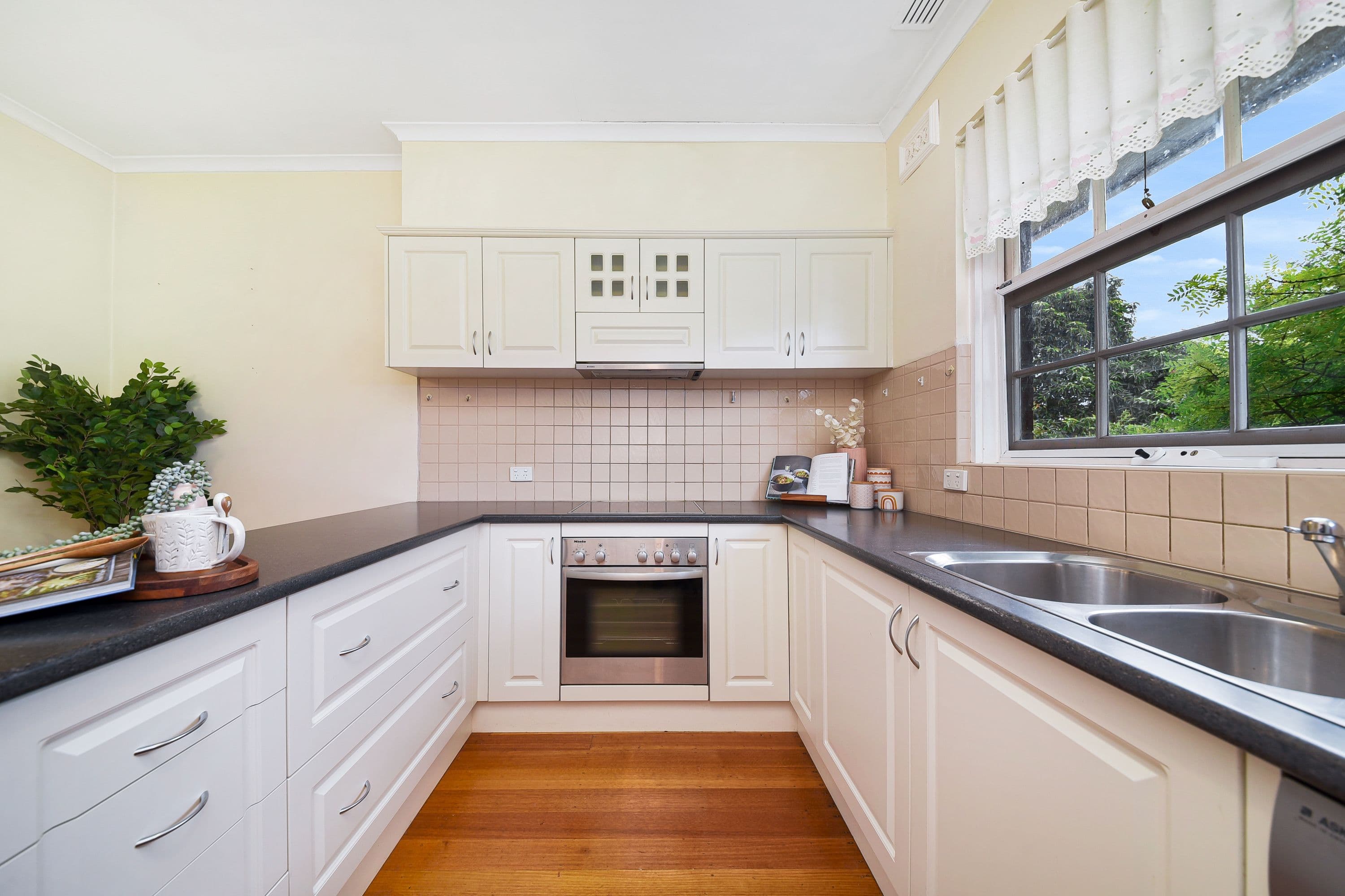 22 Brolga Street, Mount Waverley VIC 3149, Mount Waverley - Thumbnail 5