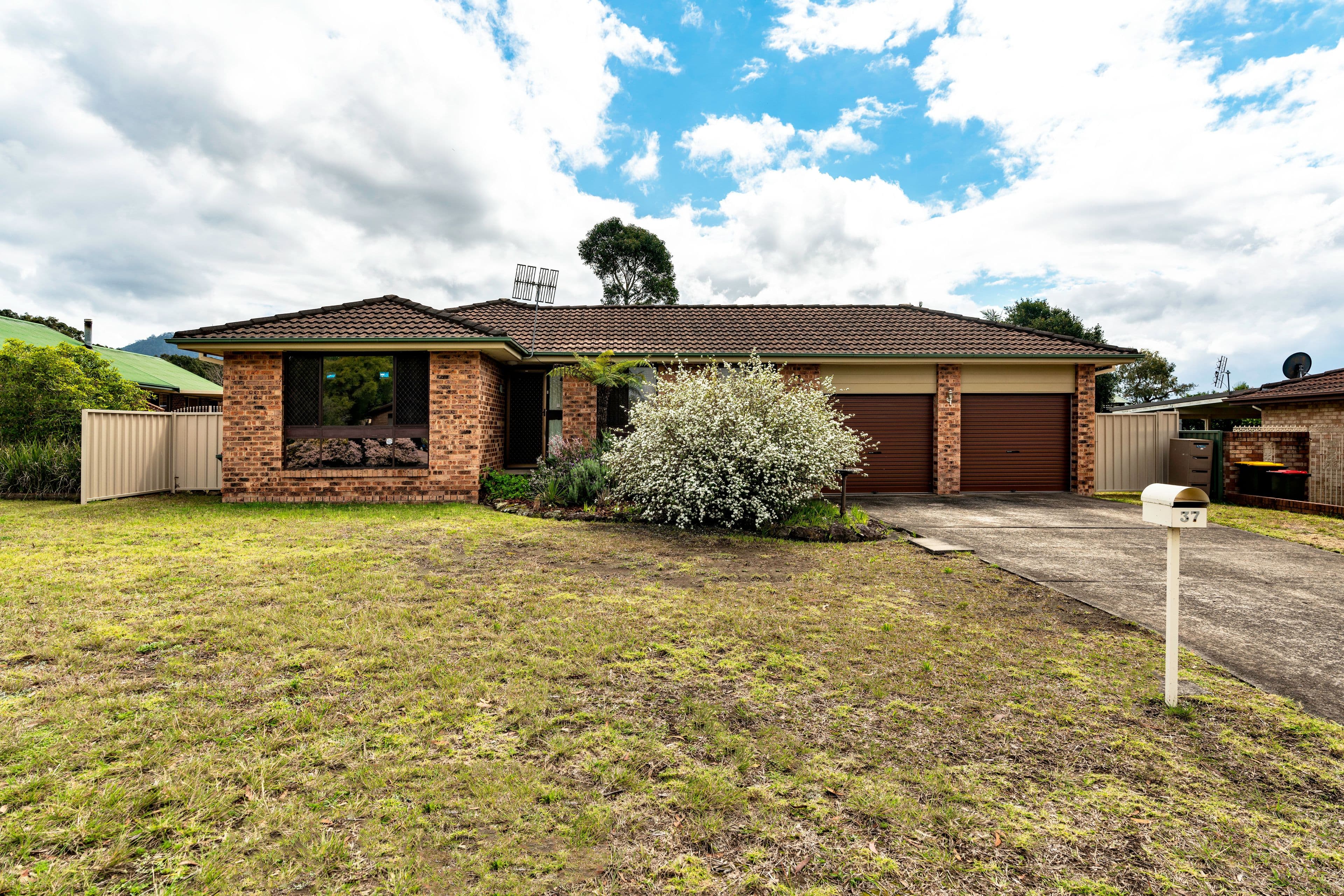 37 Cavalier Parade, Bomaderry - Image 1