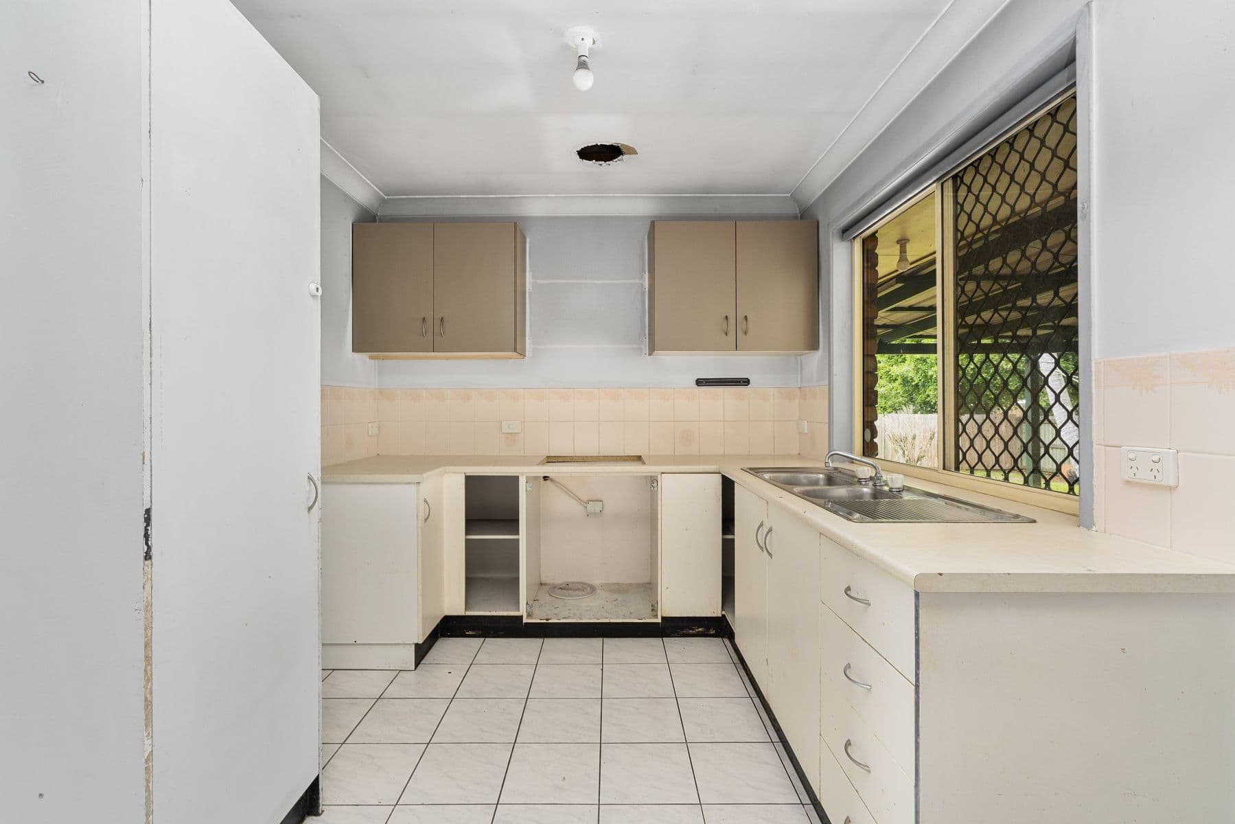 17 Hilldale Crescent, Morayfield QLD 4506, Morayfield - Thumbnail 7