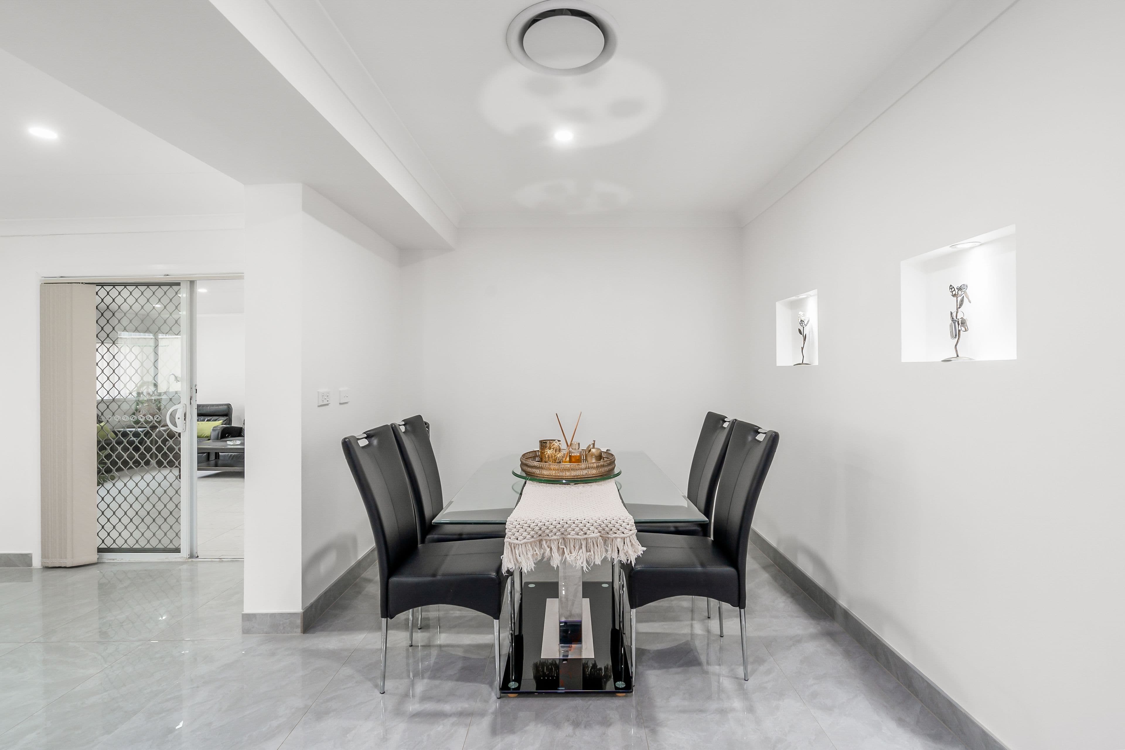 15 Glen Elgin Crescent, Edensor Park NSW 2176, Edensor Park - Thumbnail 4