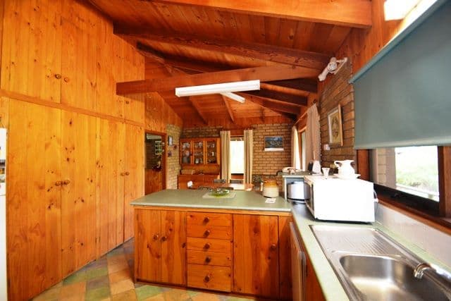 8 Jones Street, AVENEL VIC 3664, Avenel - Thumbnail 4