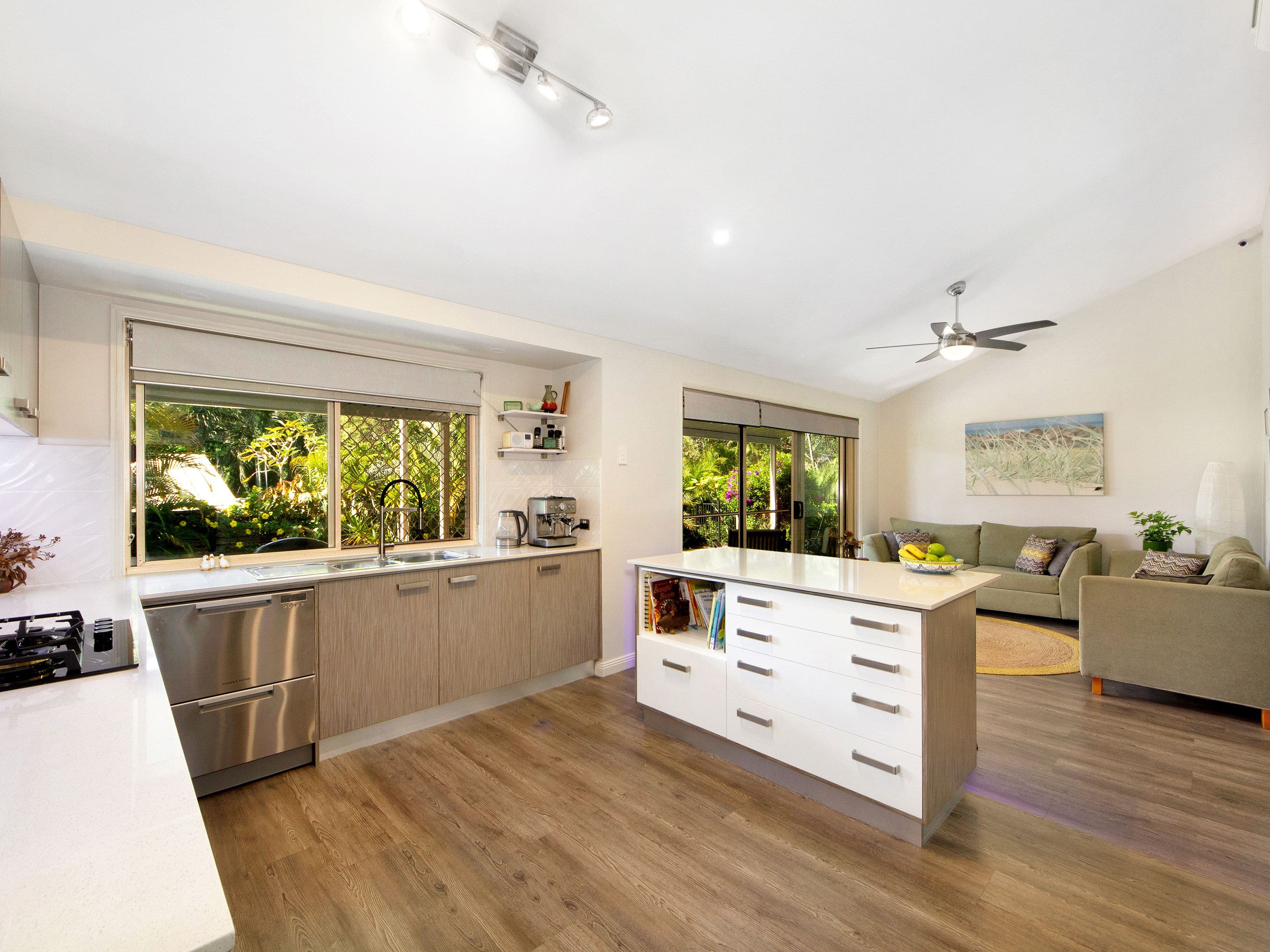 11 Dromana Crescent, Helensvale QLD 4212, Helensvale - Thumbnail 5