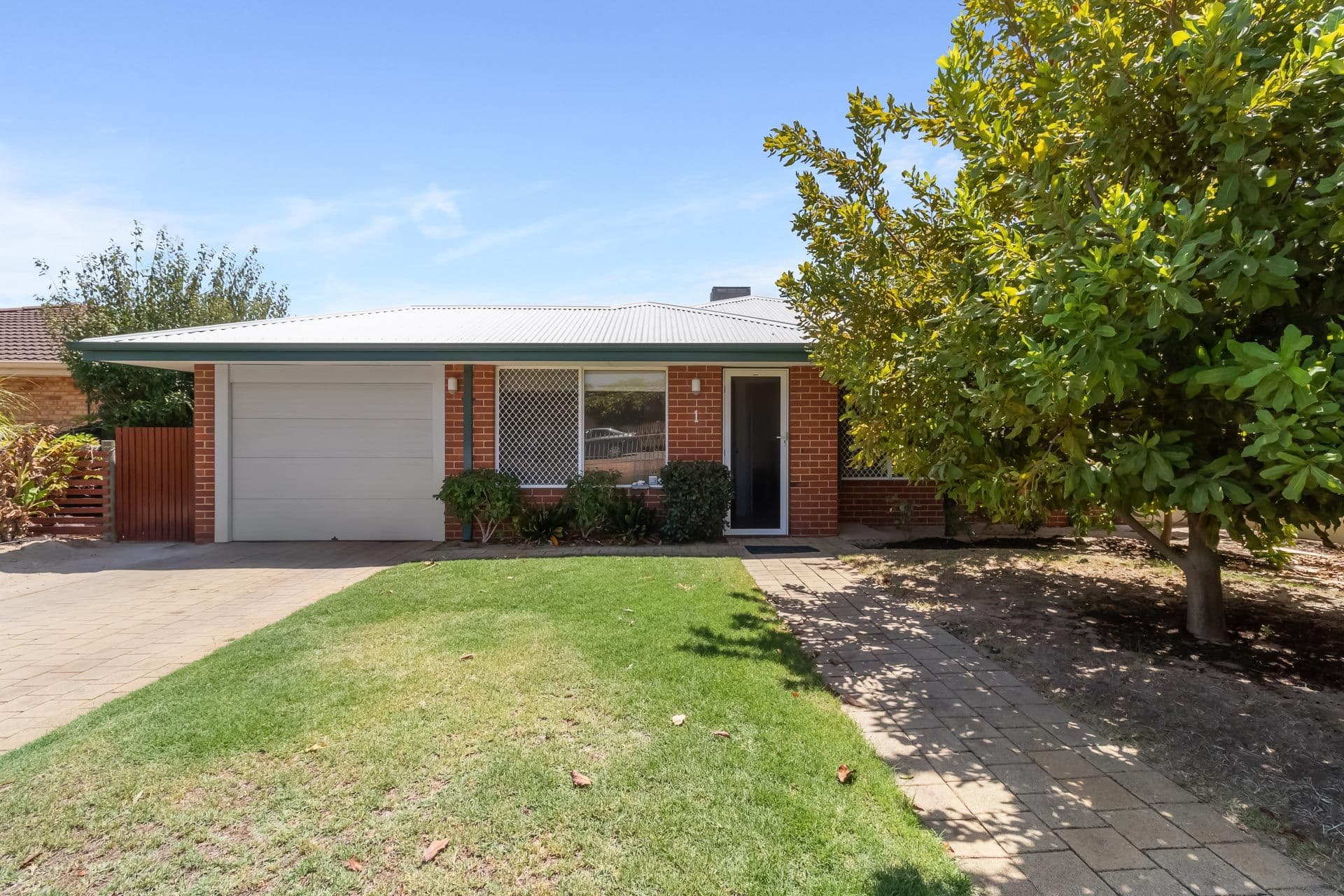 1 Dray Court, Belmont WA 6104, Belmont - Thumbnail 2