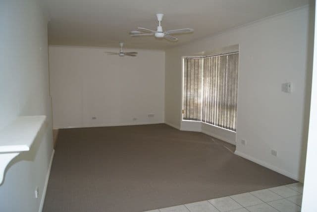 17 Sheppey Place, YAMANTO QLD 4305, Yamanto - Thumbnail 2