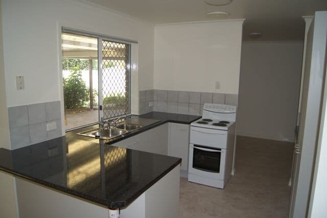 17 Sheppey Place, YAMANTO QLD 4305, Yamanto - Thumbnail 5