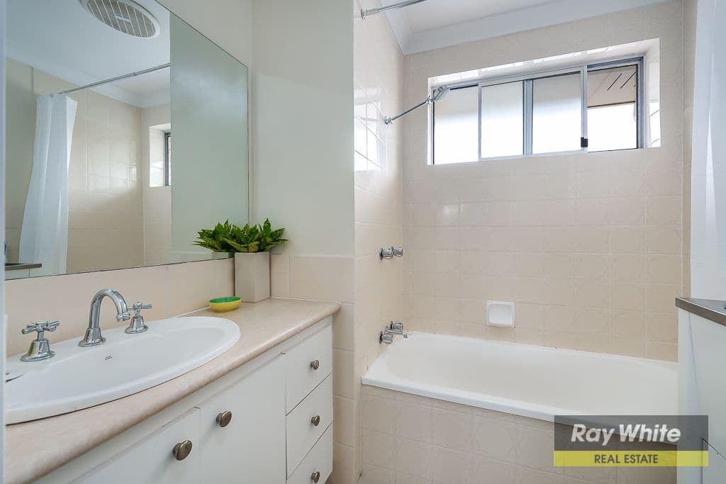 24 Madang Crescent, Runaway Bay QLD 4216, Runaway Bay - Thumbnail 8