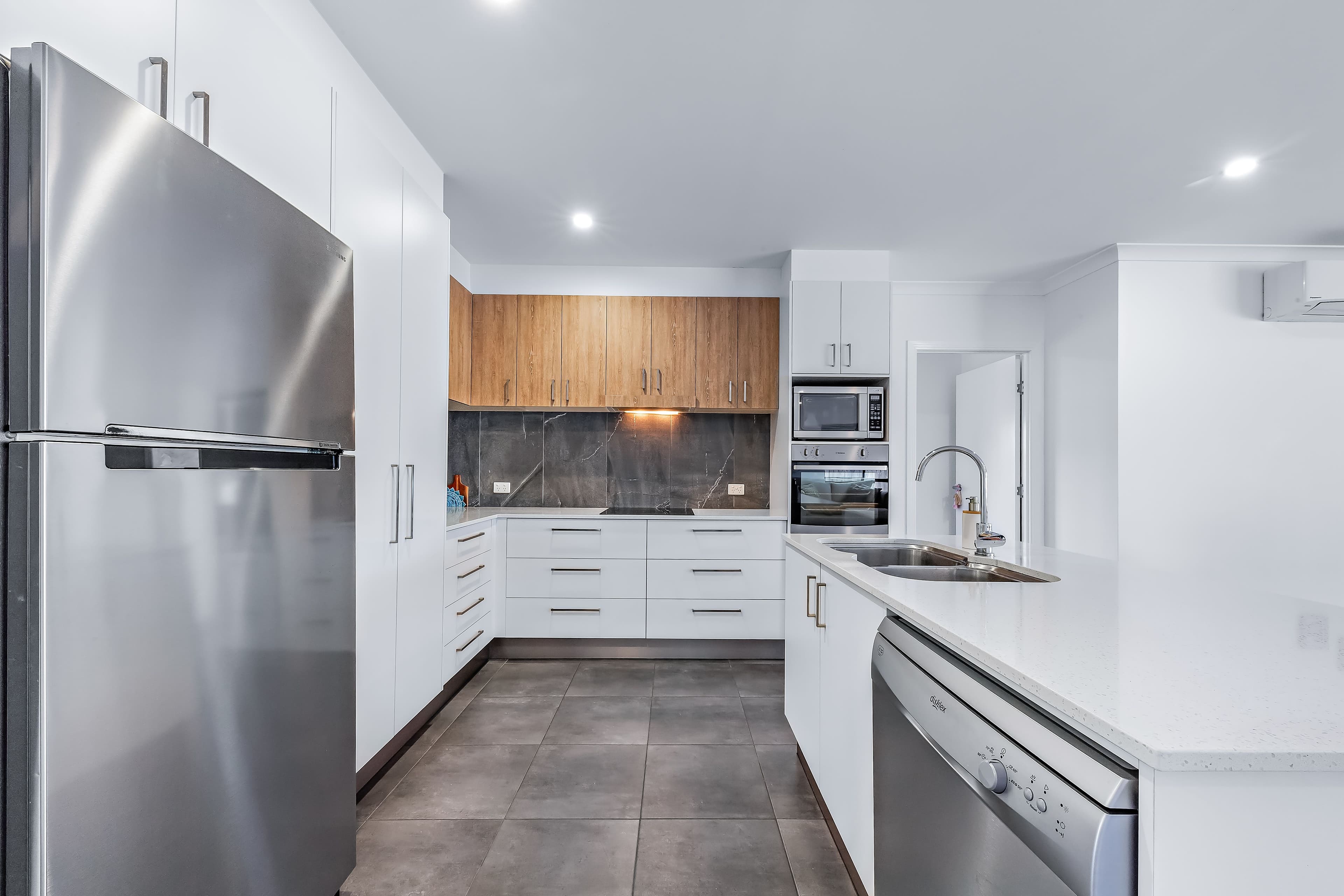 41 Trader Crescent, Cannonvale QLD 4802, Cannonvale - Thumbnail 5