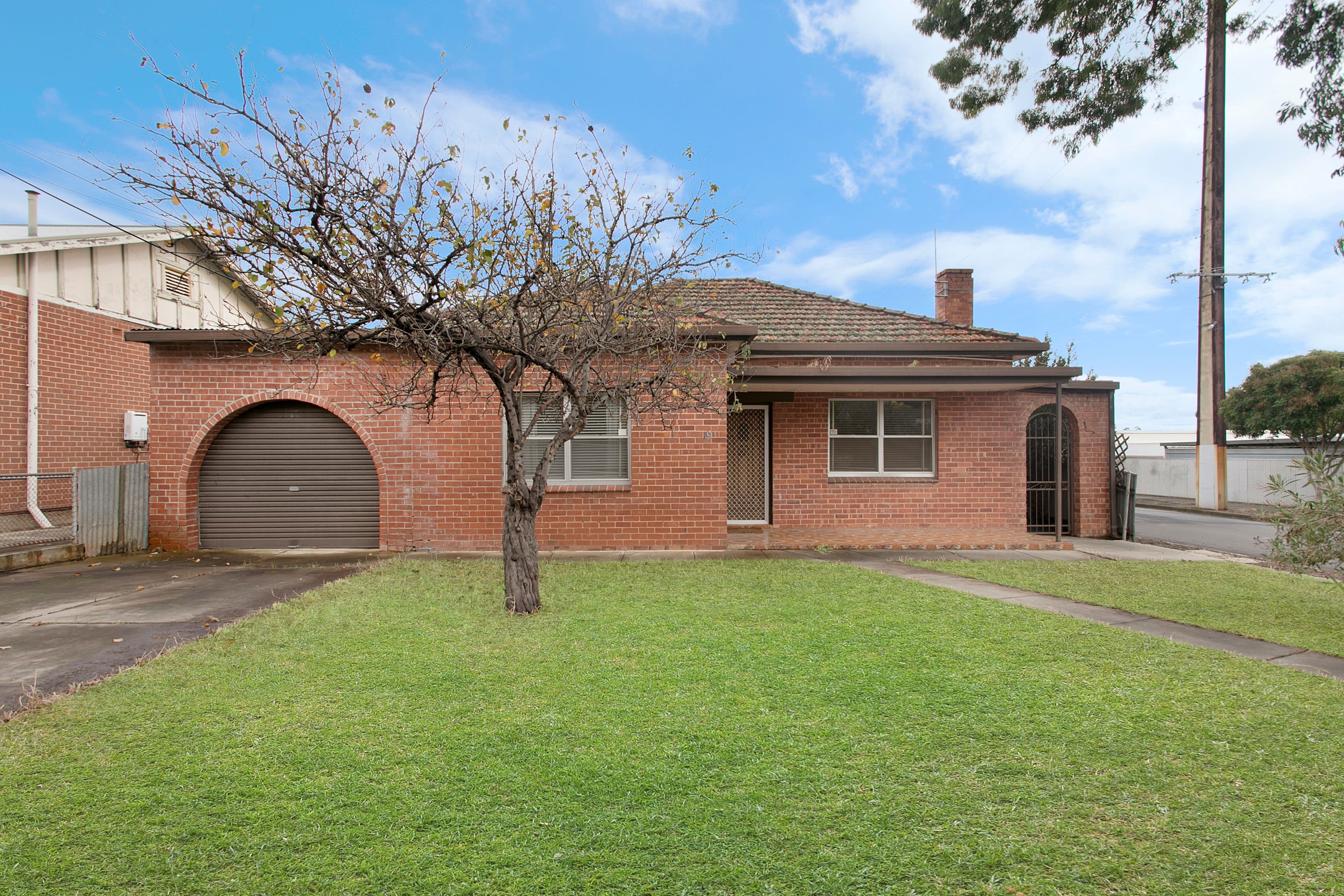 312 Sumners Road, RIVERHILLS, Riverhills - Image 1